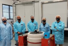 El primer picosatélite de Innova Space llegó a Escocia, escala previa a Cabo Cañaveral