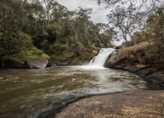 AWS asume el compromiso de devolver más agua de la que usa a las comunidades donde opera para 2030
