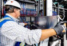 HPE anunció sus nuevas soluciones de supercomputación con refrigeración líquida directa y presentó dos sistemas de IA para proveedores de servicio y empresas HPE anunció novedades en su portafolio de supercomputadoras y servidores.