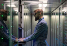 Hewlett Packard Enterprise amplía su liderazgo en la nube HPE anunció novedades en HPE GreenLake que reducen la complejidad y los costos de los entornos de TI heterogéneos con un modelo operativo de la nube híbrida desde el diseño con una gestión unificada de virtualización, almacenamiento rápido de objetos y nubes privadas desconectadas.