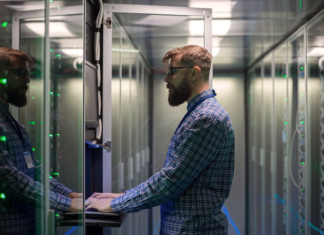 Hewlett Packard Enterprise amplía su liderazgo en la nube HPE anunció novedades en HPE GreenLake que reducen la complejidad y los costos de los entornos de TI heterogéneos con un modelo operativo de la nube híbrida desde el diseño con una gestión unificada de virtualización, almacenamiento rápido de objetos y nubes privadas desconectadas.