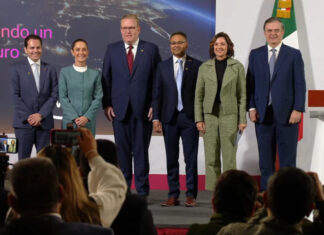 AWS lanza Región de infraestructura en el centro de México AWS en la Mañanera - conferencia de la Presidenta de Mexico