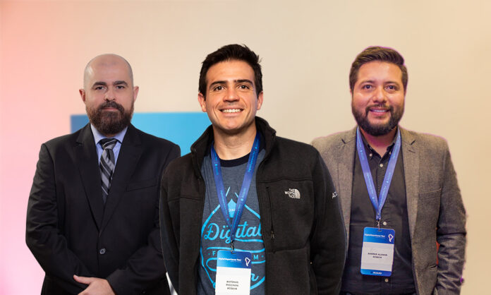 Rodrigo Viani; Andrés Aldana; y Antonio Piccinini, de Acquia. Rodrigo Viani; Andrés Aldana; y Antonio Piccinini, de Acquia.