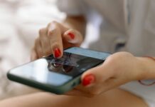 Kaspersky advierte sobre un nuevo troyano que se infiltra en App Store y Google Play para robar datos de usuarios Kaspersky advierte sobre el troyano Sparkitty.