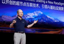 Huawei continúa su apuesta por la potencia informática y la IA Eric Xu, Presidente rotativo de Huawei, en su discurso inaugural.