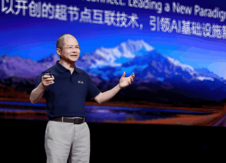 Huawei continúa su apuesta por la potencia informática y la IA Eric Xu, Presidente rotativo de Huawei, en su discurso inaugural.