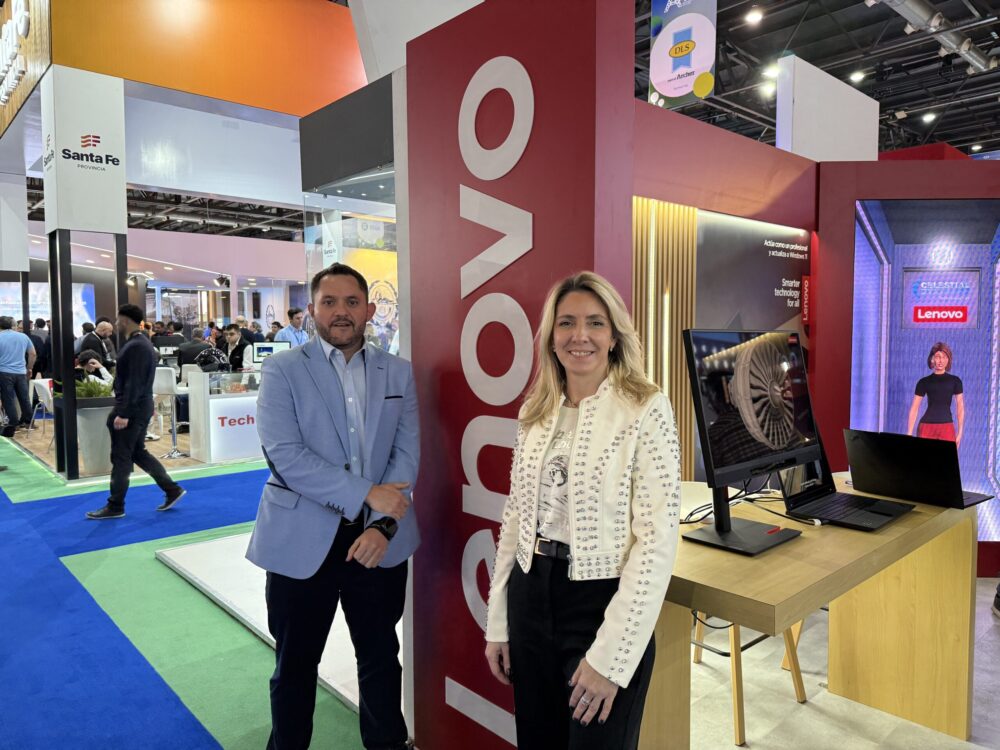 Florencia Mencía y Antonio Olmos, de Lenovo. Florencia Mencía y Antonio Olmos, de Lenovo.