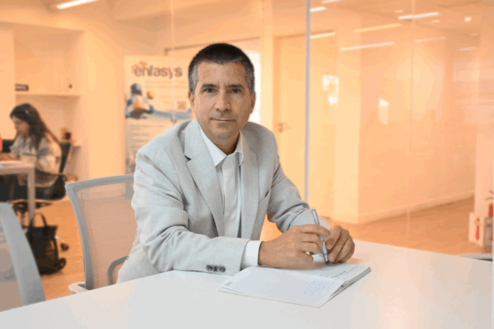 Julián Di Nanno, Director Comercial y Presidente de DCE Ingeniería Julián Di Nanno, Director Comercial y Presidente de DCE Ingeniería
