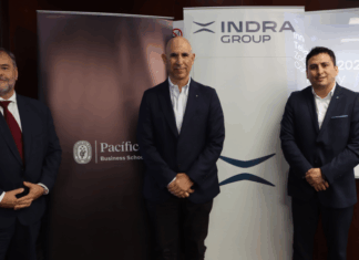 Informe Innovation Telescope de Indra Group se presentó en Perú PORTADA-Gonzalo Tassano, Responsable de Perú, Indra Group. Eduardo Torres-Llosa, COSAPI_ Yuri Aldoradin, Especialista en Política y Regulación Digital de la PCM.
