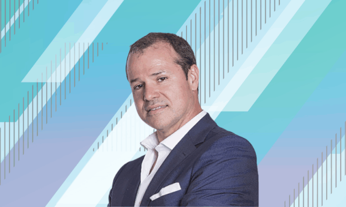 Jacques-Edouard Gueden, Director de ingresos en Xerox.