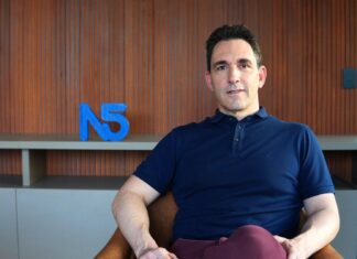 La nueva narrativa hiperbólica alrededor de la Inteligencia Artificial Julián Colombo, CEO en N5.