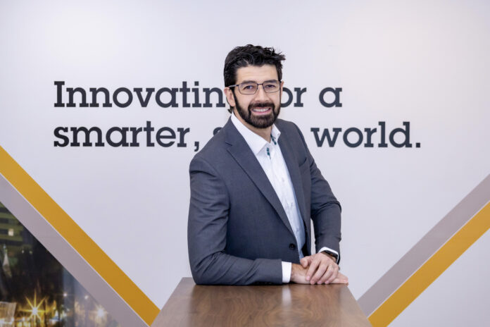 Luis Bonilla, Gerente de desarrollo de negocio e ingeniería de ventas para Latinoamérica en Axis Communications. Luis Bonilla, Gerente de desarrollo de negocio e ingeniería de ventas para Latinoamérica en Axis Communications.