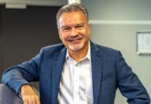 Planificar la tecnología para 2026: una guía realista para líderes de TI en medianas empresas Mickey Carrero, de Ricoh.