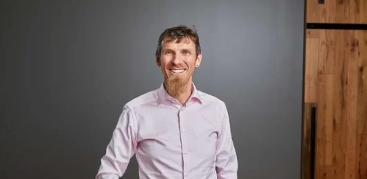 Red Hat se une a NVIDIA en la Open Secure AI Alliance para fortalecer la capa de defensa del código abierto Chris Wright, Director de Tecnología y Vicepresidente Sénior de Ingeniería Global.