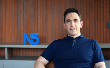 Banca empresas: un ejecutivo consulta entre 8 y 15 plataformas por clientes Julián Colombo, CEO de N5.