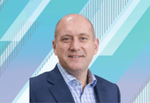 Desbloquear nuevas tecnologías, herramientas y soluciones financieras que los partners de HPE puedan llevar al banco Simón Ewington, Vicepresidente Senior del Ecosistema Global de Canales y Socios