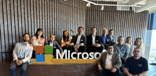 AW y Microsoft Argentina realizaron una demo inmersiva de atención al cliente asistida por IA