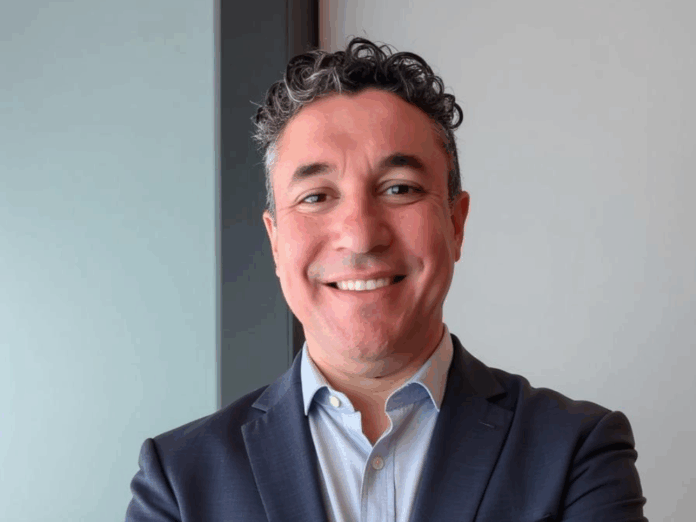Eduardo Laens, Docente Secundario, Universitario y CEO de Varegos