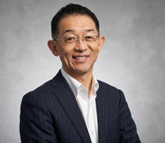 Hitachi Vantara ayuda a las organizaciones a gestionar el crecimiento de la IA y los datos Akinobu Shimada, CEO de Hitachi Vantara.