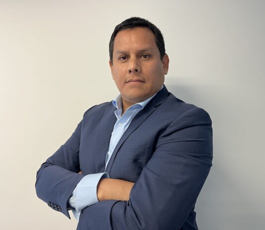 Ciberresiliencia e ia soberana: proteger lo que sostiene la operación Carlos Medina_IndraMind Cybersecurity (Perú)