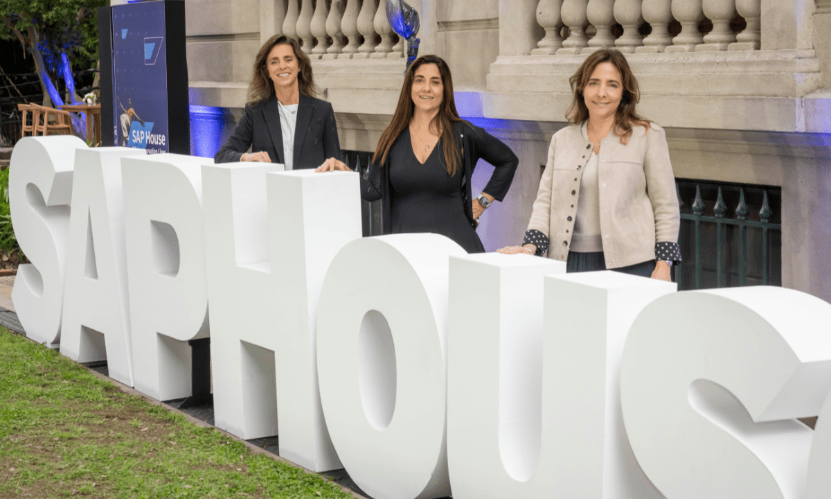 Claudia Boeri, Fernanda Pérez y Beatriz Pontorno.