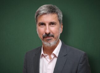 Liderazgo en IA: 15 años de innovación abierta en toda Latinoamérica Claudio Stopatto, Director de Software & Alianzas en Lenovo Latinoamérica.