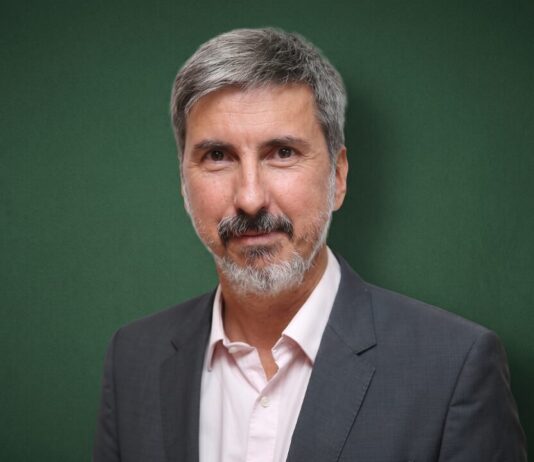 Liderazgo en IA: 15 años de innovación abierta en toda Latinoamérica Claudio Stopatto, Director de Software & Alianzas en Lenovo Latinoamérica.
