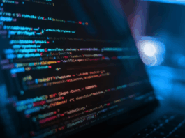 De la experimentación a la escala: el auge de los PC con IA y agentes autónomos Más del 80% de las organizaciones han implementado, probado o planificado la adopción a corto plazo de PC con IA.