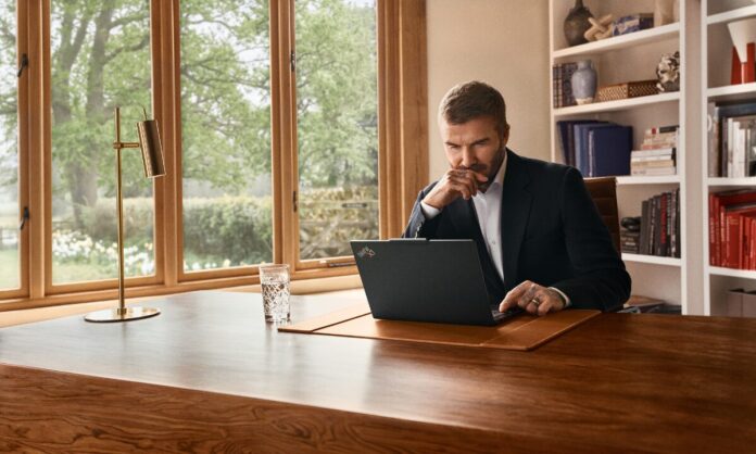Lenovo presentó Maximum David, una campaña global junto a David Beckham.