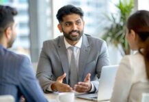 Salesforce presenta Agentic Advisor para automatizar tareas en servicios financieros Salesforce presenta Agentic Advisor.
