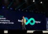 Siemens acelera la transformación industrial a través de la IA y la conectividad de datos Tony Hemmelgarn, Presidente y CEO de Siemens Digital Industries Software.