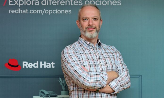 Diego Sanin, Solution Architecture Manager de Red Hat Argentina. Diego Sanin, Solution Architecture Manager de Red Hat Argentina.