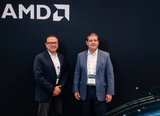 “El canal que pueda integrar y armar el rompecabezas de la IA tendrá mucha relevancia” Hiram Monroy, Commercial Manager Spanish Latin America, y José Morales, Director, System Channel SMB Spanish Latin America, de AMD.