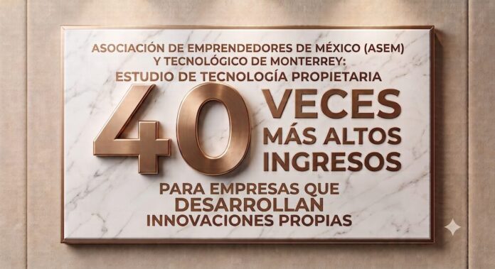 Placa conmemorativa rectangular de mármol blanco veteado con un marco metálico de color bronce brillante, empotrada en una pared de cantera texturizada. La superficie de mármol muestra letras grabadas en bronce donde se lee en la parte superior: 