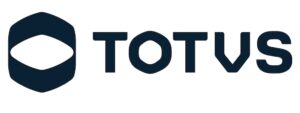 Logotipo oficial de la empresa TOTVS. Muestra a la izquierda un isotipo hexagonal de color azul oscuro que contiene una figura blanca similar a un ojo, seguido del nombre comercial "TOTVS" escrito en letras mayúsculas gruesas del mismo tono azul, todo sobre un fondo blanco.