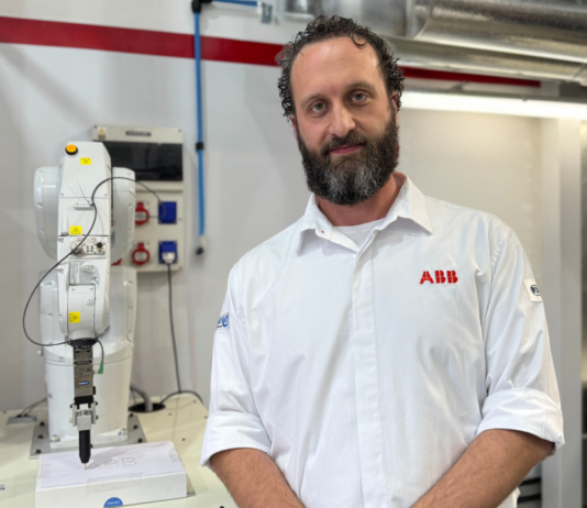 ABB Robotics inauguró sus oficinas en Buenos Aires y refuerza su apuesta por la automatización industrial Adrián Covi, Gerente de Negocios en ABB Robotics.