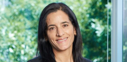El rol de la industria financiera en el impulso de un trabajo colaborativo entre humanos y la IA agéntica Luz Mihanovich, Managing Director de Accenture.