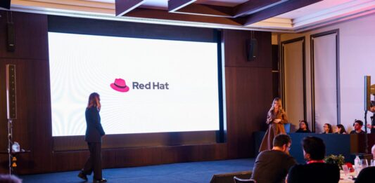 Red Hat reunió a líderes del sector financiero en la primera edición del Finance Forum Argentina Red Hat reunió a líderes del sector financiero en su primera edición de Finance Forum Argentina.