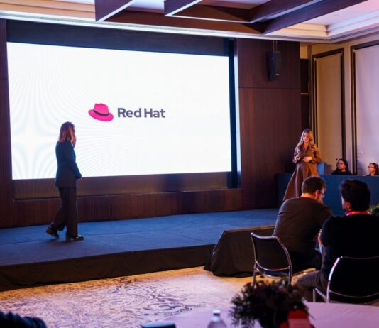 Red Hat reunió a líderes del sector financiero en la primera edición del Finance Forum Argentina Red Hat reunió a líderes del sector financiero en su primera edición de Finance Forum Argentina.