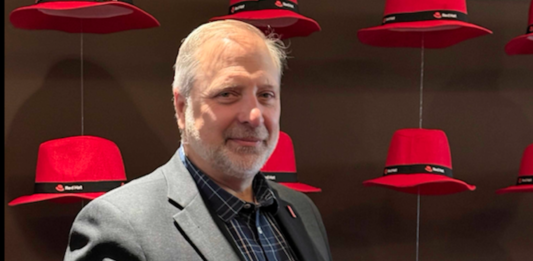 La seguridad del sistema operativo en la era de la Inteligencia Artificial Alejandro Dirgan, líder de la plataforma RHEL para Latinoamérica en Red Hat.
