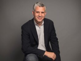 Dell Technologies transforma los datos empresariales en contextos de confianza para los agentes de IA Arthur Lewis, presidente de Infrastructure Solutions Group de Dell Technologies.