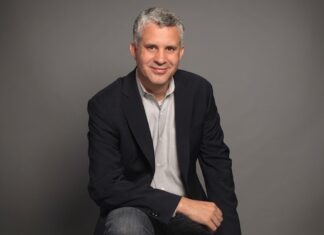 Dell Technologies transforma los datos empresariales en contextos de confianza para los agentes de IA Arthur Lewis, presidente de Infrastructure Solutions Group de Dell Technologies.