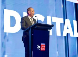 Acelerar la adopción tecnológica: el llamado de cierre del XIV Summit País Digital Biministro de Economía, Fomento y Turismo, y de Minería, Daniel Mas