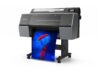 Epson e INDI presentan soluciones avanzadas de impresión de gran formato en Expo CIHAC 2026 Fotografía en render de producto del plotter de gran formato Epson SureColor P7370 de 24 pulgadas, mostrando la salida de una impresión fotográfica artística de alta resolución en tonos azul y rojo vibrantes.