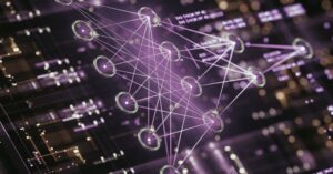Ilustración conceptual de tecnología digital que representa una red neuronal abstracta con nodos circulares metálicos y líneas interconectadas brillantes en tonos violeta y dorado sobre un fondo de datos y código de servidor.